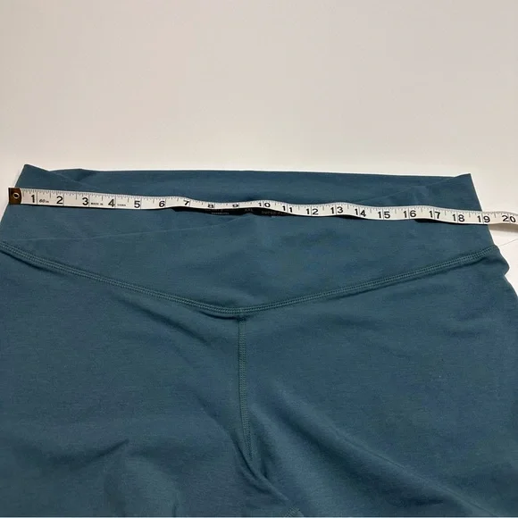 Old Navy Active Powerchill High Rise Crossover Super Flare Pants Jade Shadow XXL - Picture 6 of 8